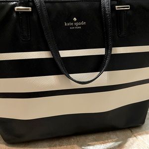 Kate Spade purse/tote with zipper top